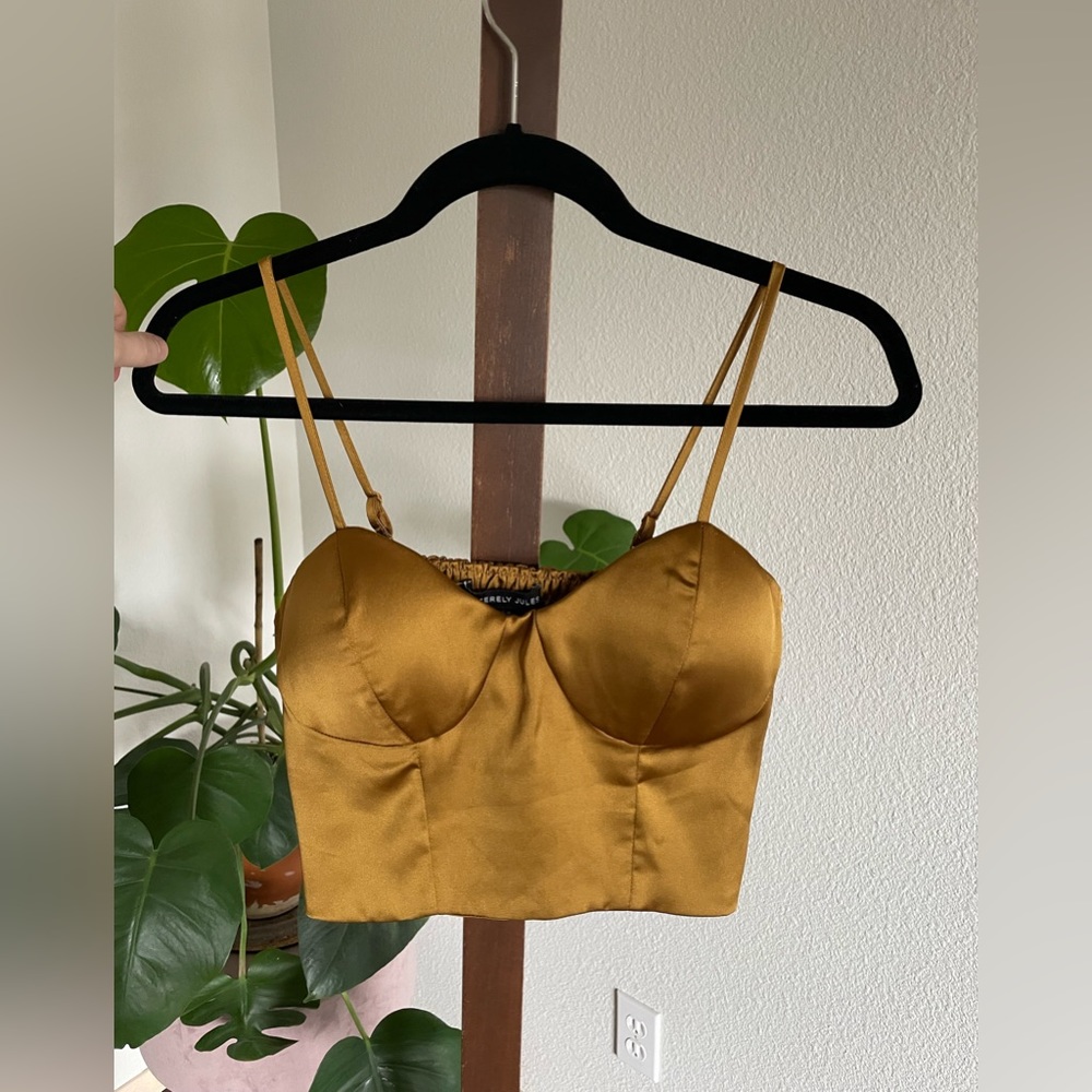 SINCERELY JULES Women’s Cropped Corset top.